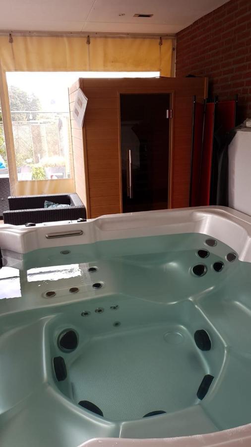 Stevensweert Het Gildehuis Met Sauna En Jacuzzi מראה חיצוני תמונה