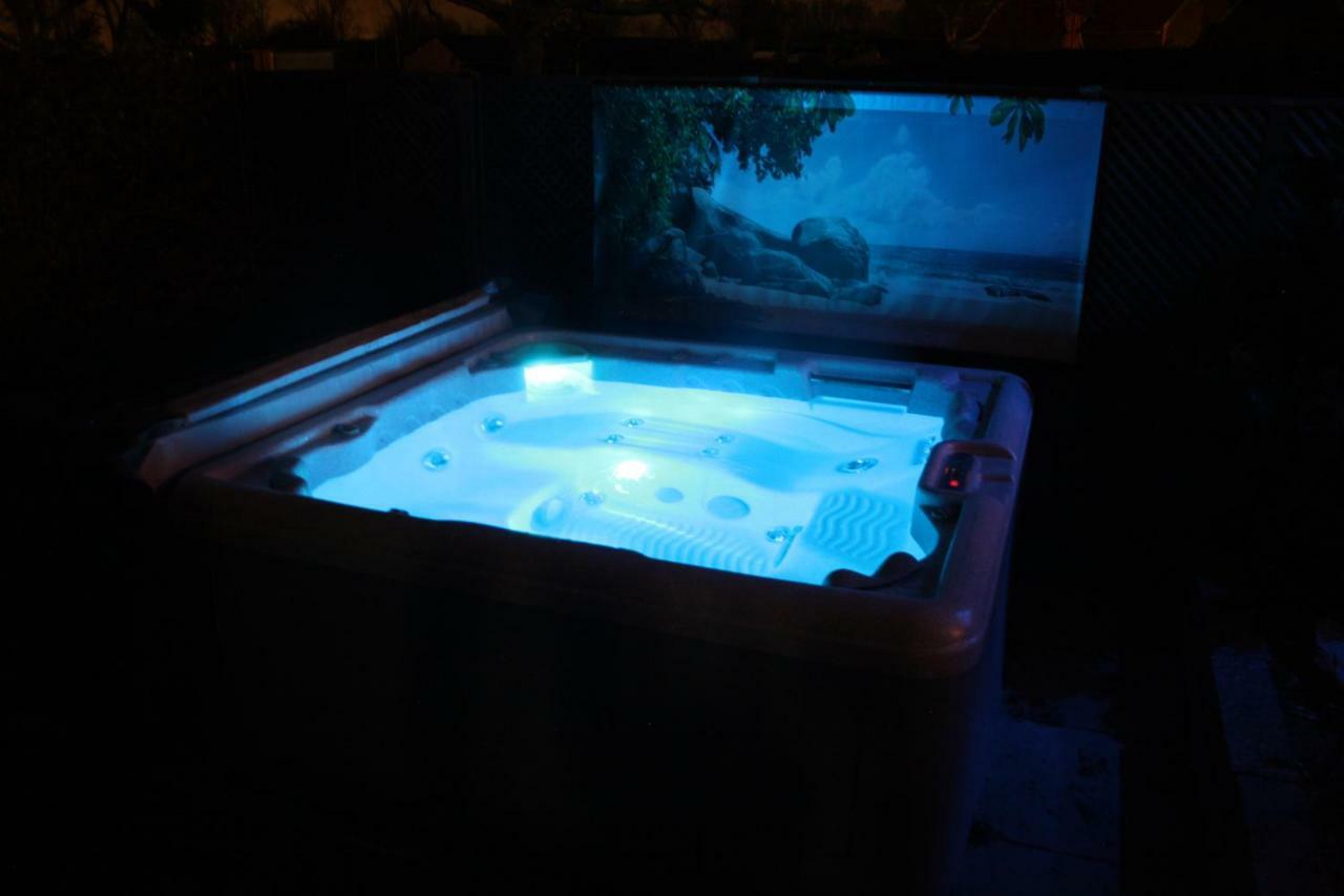 Stevensweert Het Gildehuis Met Sauna En Jacuzzi מראה חיצוני תמונה